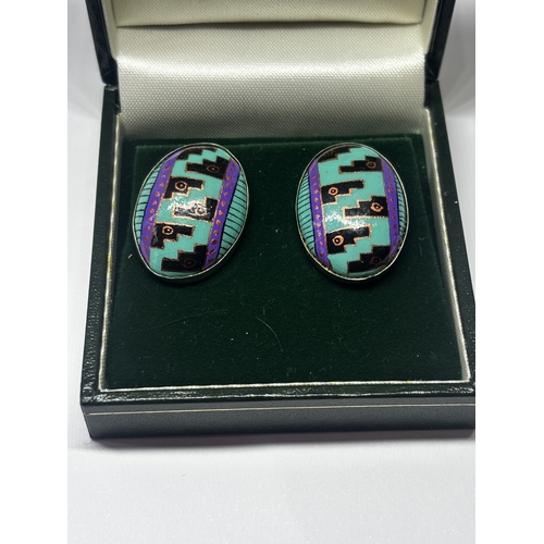 653 - A PAIR OF SILVER AND ENAMEL EARRINGS IN A PRESENTATION BOX