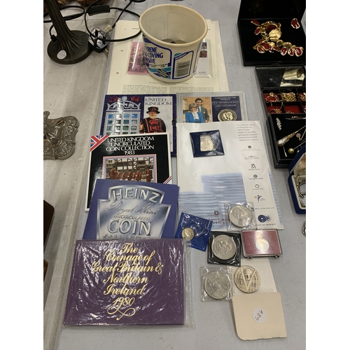 113 - A COLLECTION OF COINAGE TO INCLUDE A UNITED KINGDOM 2001 £5 COMMEMORATIVE COIN, CONTAINER CONTAINING... 