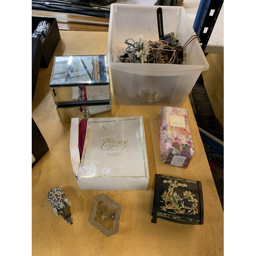 451 - A LARGE QUANTITY OF COSTUME JEWELLERY PLUS JEWELLERY BOXES, ETC