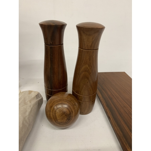 186 - A BOXED WOODEN SKITTLES GAME