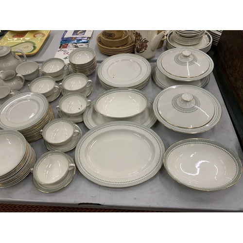266 - A LARGE ROYAL DOULTON BERKSHIRE DINNER SERVICE TO INCLUDE: 6 DINNER PLATES, 16 SIDE PLATES, 12 CAKE ... 