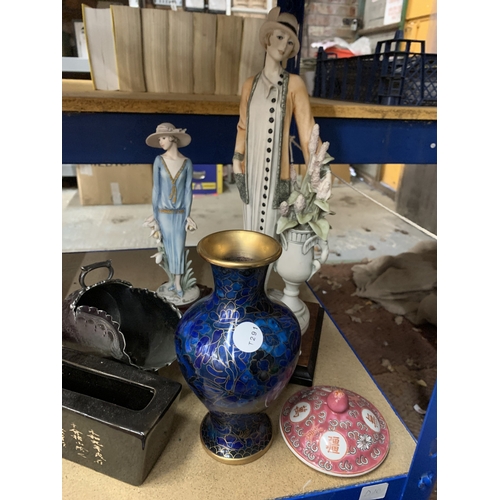 905 - AN ASSORTMENT OF ITEMS TO INCLUDE LADY FIGURES, A CLOISONNE ENAMEL VASE, A SMALL SILVER PLATED COAL ... 