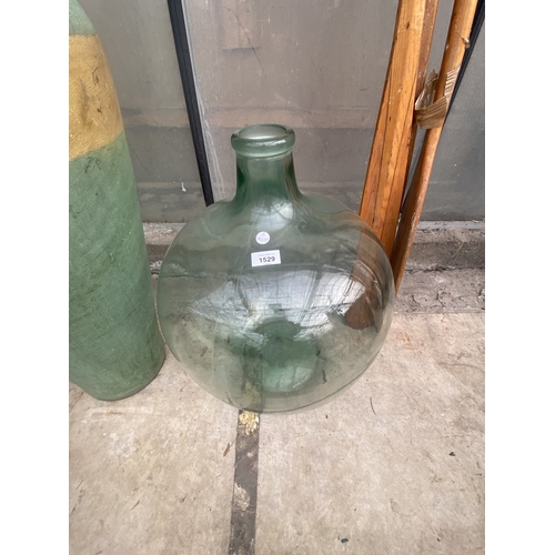 1529 - A LARGE GREEN GLASS CARBOUY