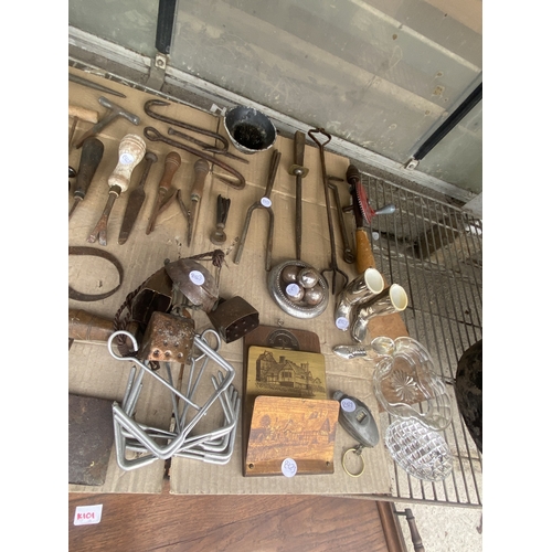 1581 - A LARGE ASSORTMENT OF VINTAGE ITEMS TO INCLUDE TOOLS, A LETTER RACK AND BELLS ETC