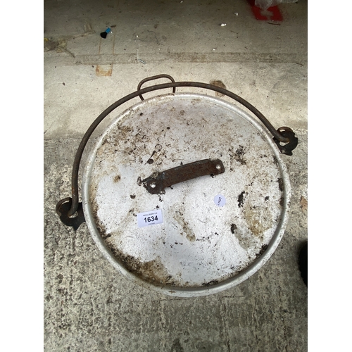 1634 - AN ALLOY JAM PAN WITH STEEL HANDLE