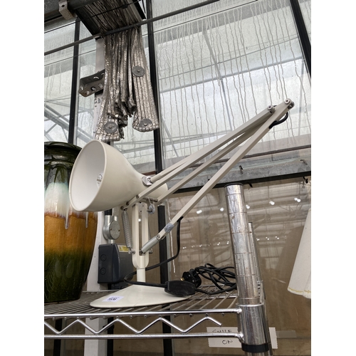 1636 - A RETRO WHITE ANGLE POISE LAMP