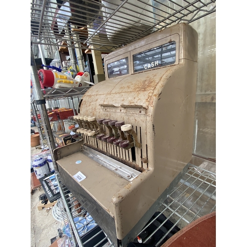 1639 - A VINTAGE NATIONAL CASH REGISTER