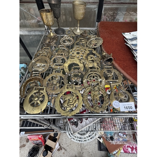 1650 - THREE BRASS GOBLETS AND AN ASSORTMENT OF HORSE BRASSES