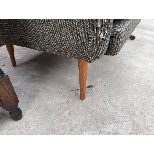 2724 - A RETRO CLUB CHAIR ON TAPERING LEGS