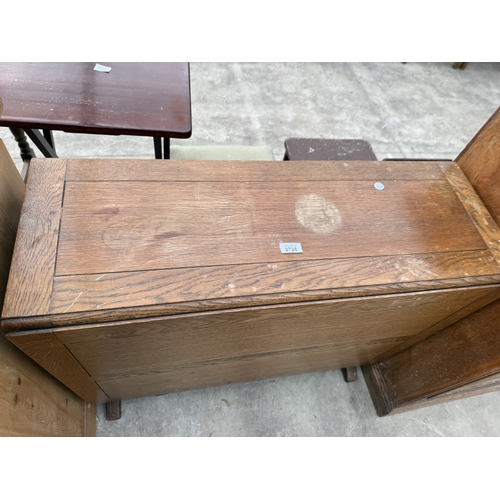 2728 - A MID 20TH CENTURY OAK DROP LEAF TABLE