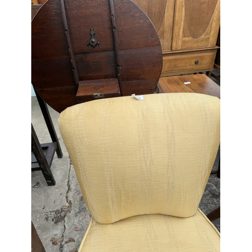 2771 - A BEDROOM CHAIR ON FRONT CABRIOLE LEGS