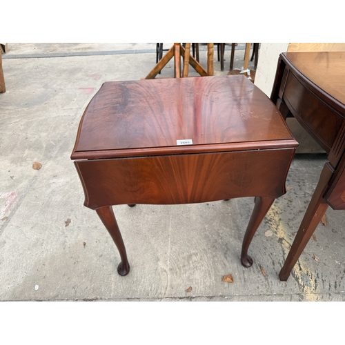 2805 - A MAHOGANY DROP LEAF TABLE ON CABRIOLE LEGS WITH SINGLE DRAWER