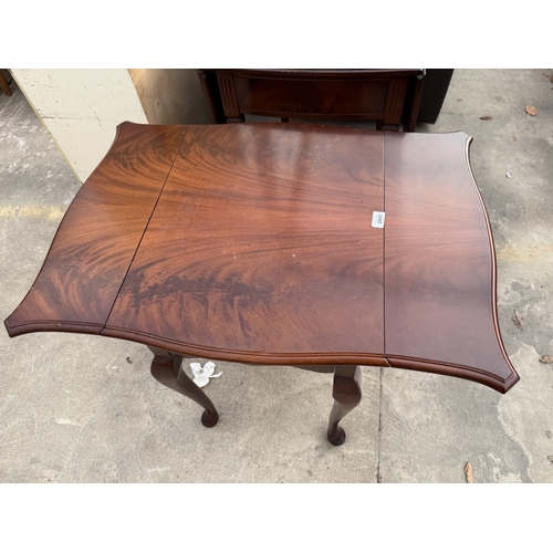 2805 - A MAHOGANY DROP LEAF TABLE ON CABRIOLE LEGS WITH SINGLE DRAWER