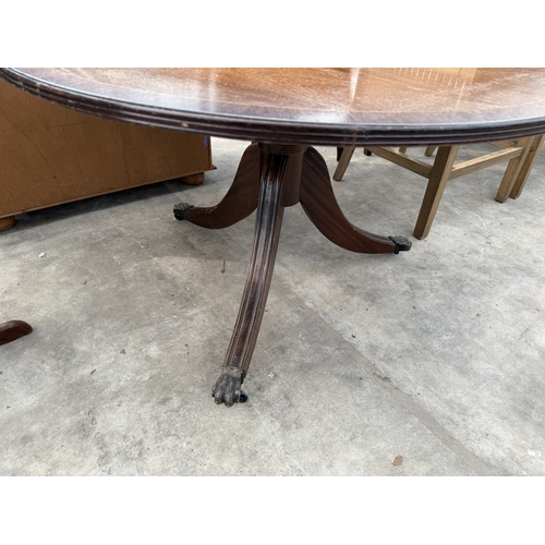 2818 - A MAHOGANY AND CROSSBANDED PEDESTAL TILT TOP TABLE, 36