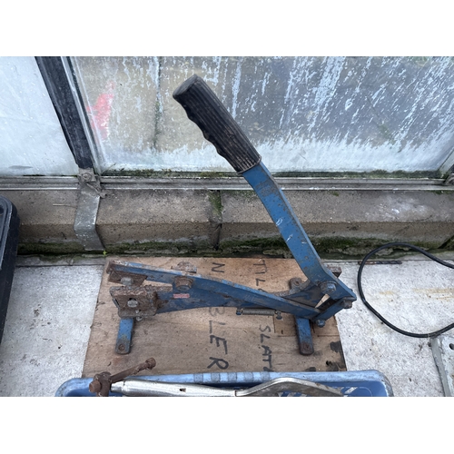 1706 - AN ASSORTMENT OF TOOLS TO INCLUDE MOLE GRIPS AND ALLAN KEYS ETC