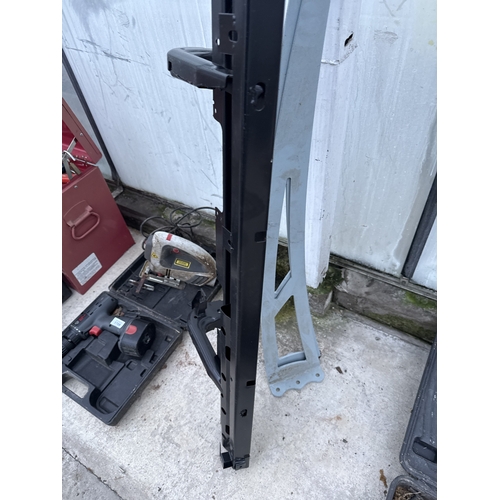 1708 - A VEHICLE STEP SIDE AND TWO METAL WALL BRACKETS