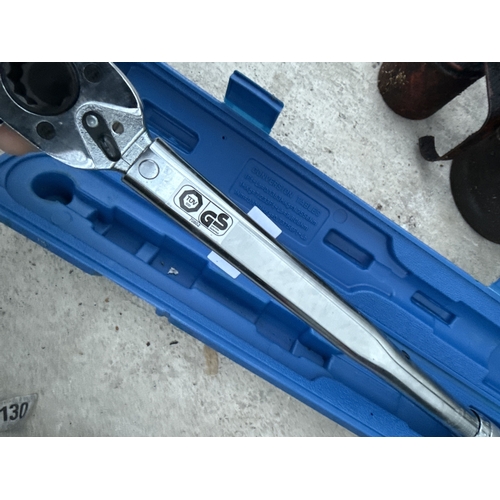 1713 - A HYPERION 1/2