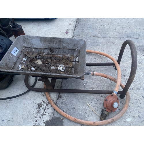 1715 - AN ELECTRIC PRESSURE WASHER AND A HEAT LAMP