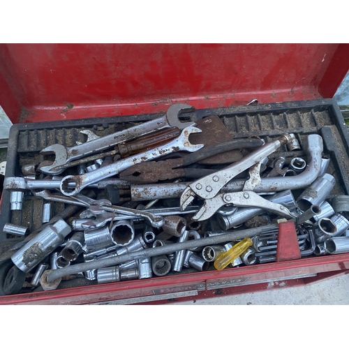 1716 - A WORK BENCH TOP TOOL CHEST AND A PLASTIC TOOL BOX WITH AN ASSORTMENT OF TOOLS TO INCLUDE SPANNERS, ... 