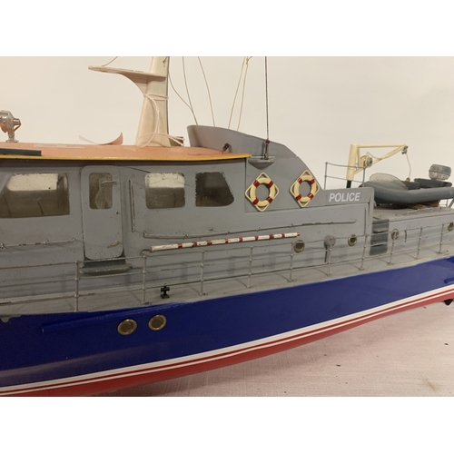 308 - A LARGE MODEL OF A POLICE COASTGUARD BOAT, LENGTH 92CM, HEIGHT 43CM