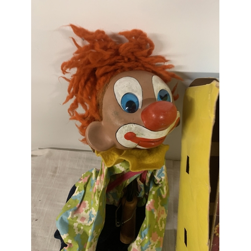313 - A VINTAGE PELHAM VENTRILOQUIAL PUPPET, V7 CLOWN IN ORIGINAL BOX