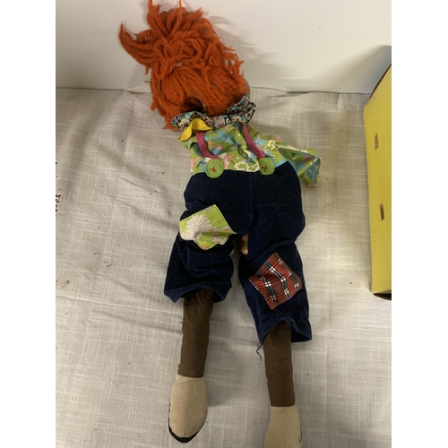 313 - A VINTAGE PELHAM VENTRILOQUIAL PUPPET, V7 CLOWN IN ORIGINAL BOX
