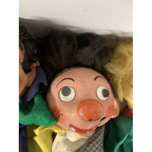 324 - THREE VENTRILOQUOISTS DUMMIES TO INCLUDE LION AND TWO MALES (ONE A/F)