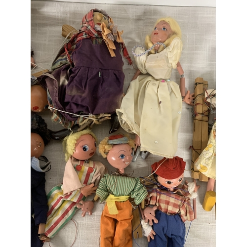 326 - A LARGE QUANTITY OF PELHAM PUPPETS TO INCLUDE ANDY PANDY, HORSE ETC