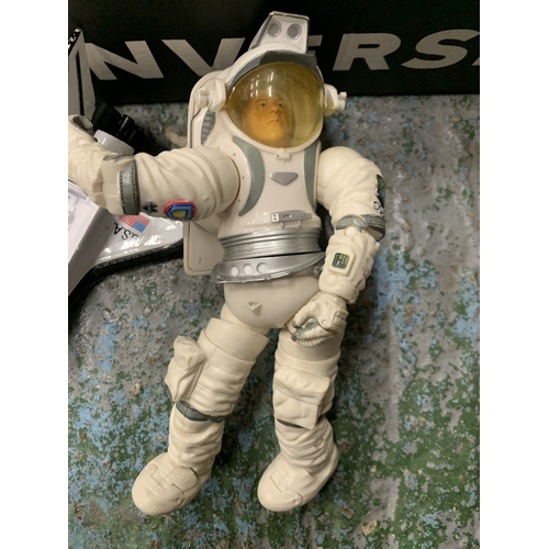 336 - A QUANITY OF DIECAST VEHICLES AND SPACE ITEMS TO INCLUDE DISCOVERY, ROCKET ETC