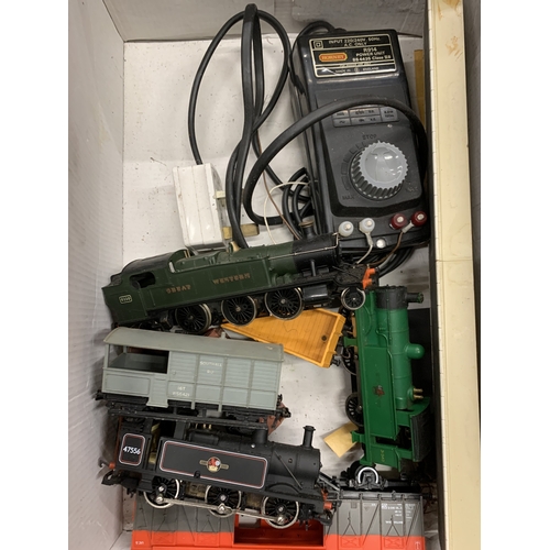 356 - A COLLECTION OF HORNBY DUBLO OO GAUGE MODEL RAILWAY ITEMS TO INCLUDE 47556 LOCOMOTIVE, 31340 LOCOMOT... 