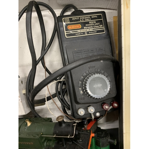 356 - A COLLECTION OF HORNBY DUBLO OO GAUGE MODEL RAILWAY ITEMS TO INCLUDE 47556 LOCOMOTIVE, 31340 LOCOMOT... 