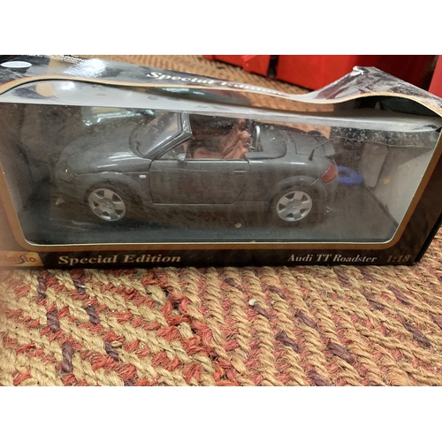 358 - FIVE LARGE CARS (FOUR BOXED) TO INCLUDE, BURAGO FERRARI F40, MAISTO AUDI TT ROADSTER, ERTL 1948 JAGU... 
