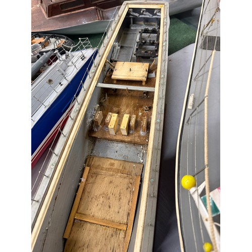 307 - A LARGE MODEL OF A GERMAN NAVY S-100 CLASS TORPEDO BOAT, THE 'WEISEL', LENGTH 107CM, HEIGHT 37CM WIT... 