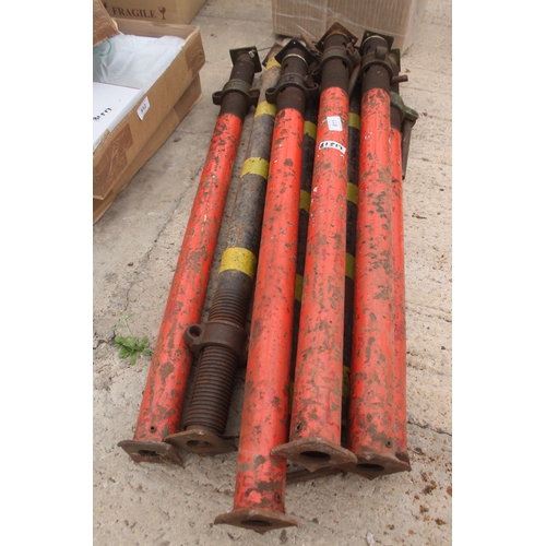 8 ACRO PROPS NO VAT