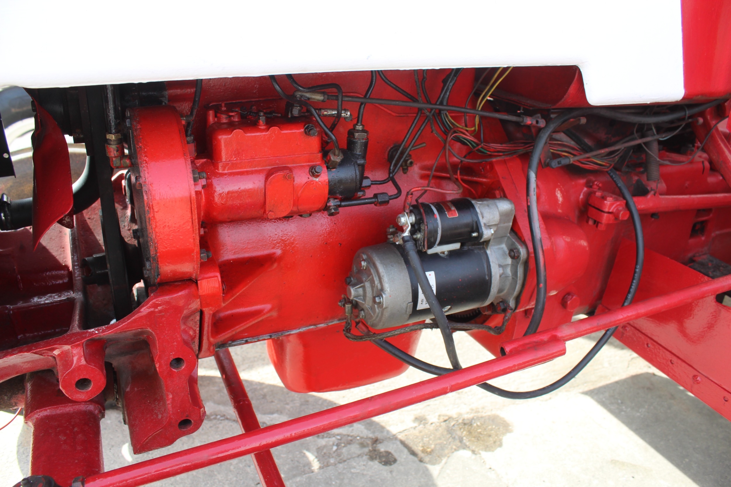 AN INTERNATIONAL 434 WITH REBUILT ENGINE IN GOOD WORKING ORDER NO VAT