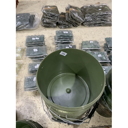 3795 - A MIXED QUANTITY OF LARGE CAMO BUCKETS