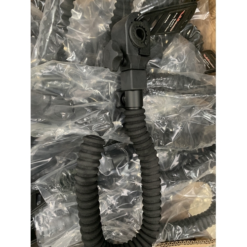 3798 - A QUANTITY OF MULTI FIT POLE RIPPLE HOOKS