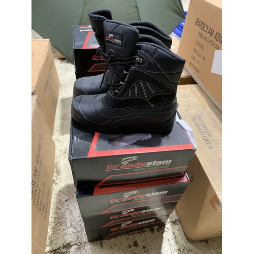 3849 - FOUR PAIRS OF ADVANCED WATERPROOF RAIN BOOTS SIZE 46