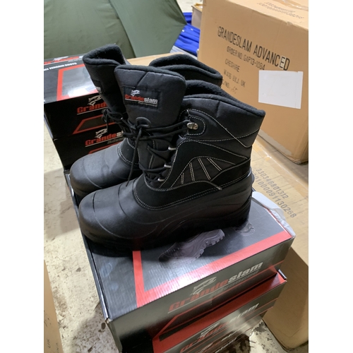 3849 - FOUR PAIRS OF ADVANCED WATERPROOF RAIN BOOTS SIZE 46