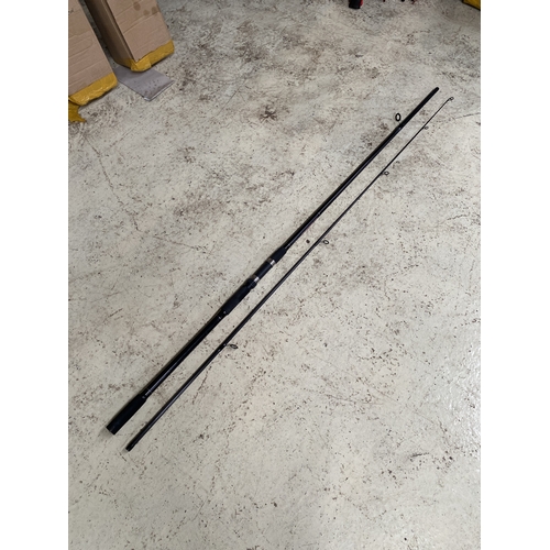 3945 - EIGHT 9-12FT 3LB PIKE RODS