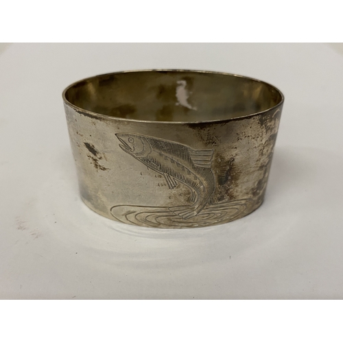 7 - A BOXED HALLMARKED BIRMINGHAM SILVER NAPKIN RING - WEIGHT 34 GRAMS