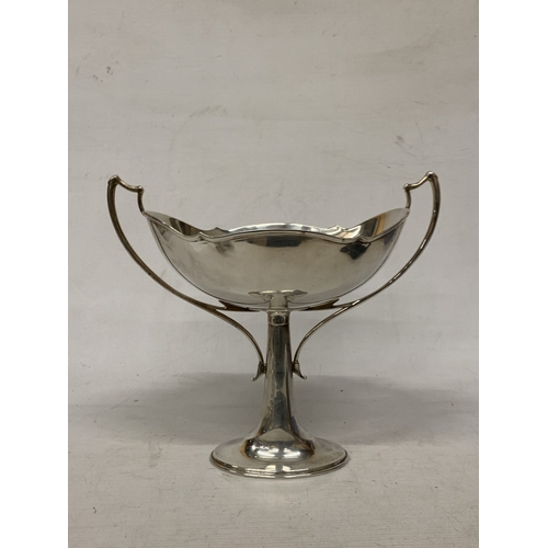 11 - A HALMARKED 1927 SHEFFIELD SILVER TROPHY, MAKER A MARKS & CO WEIGHT 660 GRAMS, HEIGHT 26CM WIDTH 30C... 