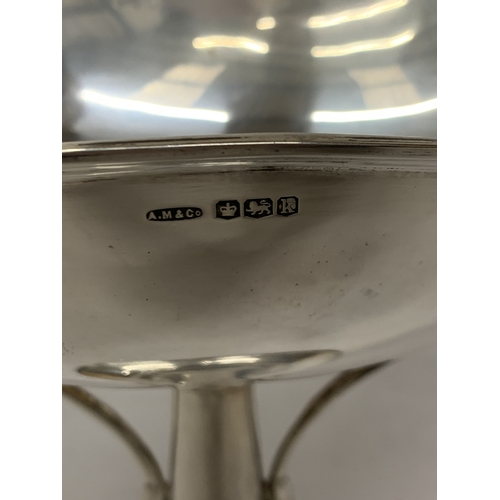 11 - A HALMARKED 1927 SHEFFIELD SILVER TROPHY, MAKER A MARKS & CO WEIGHT 660 GRAMS, HEIGHT 26CM WIDTH 30C... 