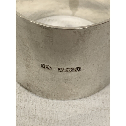 40 - A HALLMARKED BIRMINGHAM SILVER NAPKIN RING BOXED, WEIGHT 49.4 GRAMS