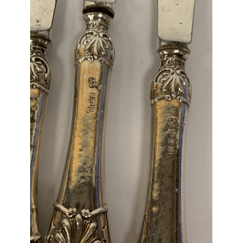 53 - FIVE HALLMARKED SHEFFIELD SILVER BUTTER KNIFE SET, WEIGHT 117.5 GRAMS