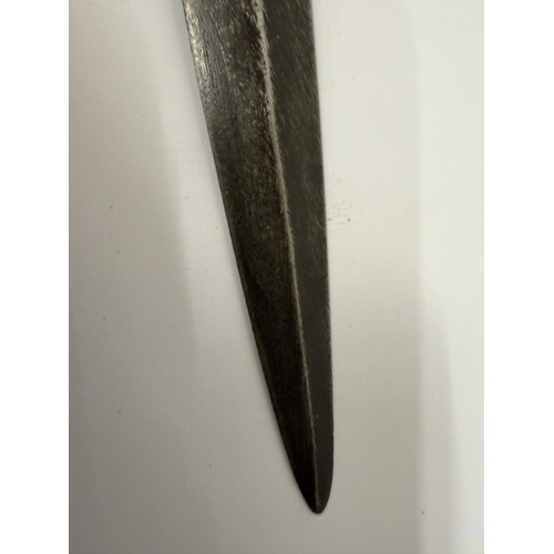 318 - AN ANTIQUE GERMAN LEFT HAND DAGGER, 27CM DOUBLE EDGED BLADE, LENGTH 40CM