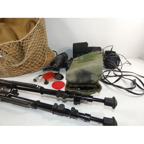 335 - A COLLECTION OF SHOOTING EQUIPMENT, COMPRISED OF A GAME BAG, EXTENDABLE RIFLE BIPOD, NIGHT LAMPS AND... 