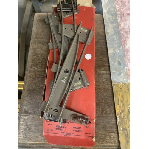 1113 - AN O' GUAGE HORNBY JUNCTION SECTIONS