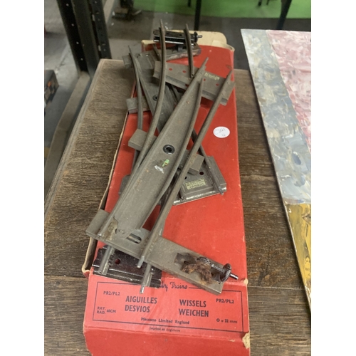 1113 - AN O' GUAGE HORNBY JUNCTION SECTIONS