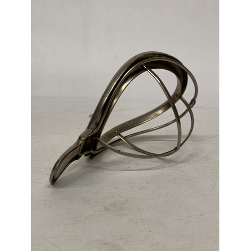 21 - A SCHIMMELBUSCH ANAESTHESIOLOGY MASK FOR OPEN CHLOROFORM ANAESTHESIA, ENGLISH 1890 - 1935